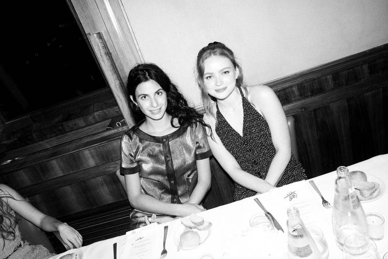 Les actrices Fotini Peluso et Sadie Sink au dîner Chanel à la Mostra de Venise 2022