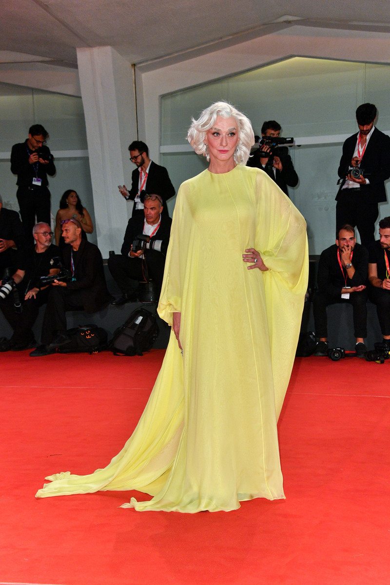 Drusilla Foer en robe Valentino à la Mostra de Venise 2022