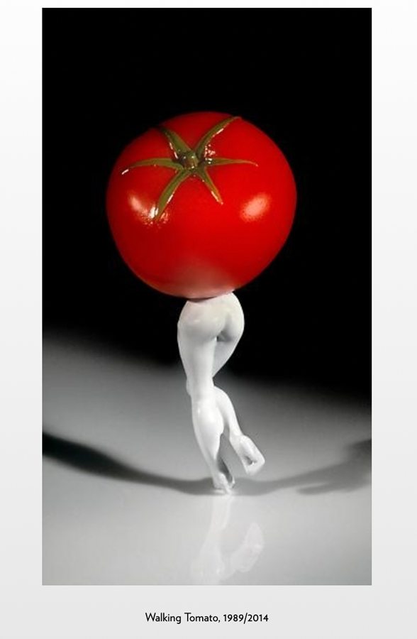 Walking Tomato (1989-2014) de Laurie Simmons. Impression pigmentaire, 213 x 122 cm.
© Laurie Simmons. Courtesy of the artist and Salon 94, New York