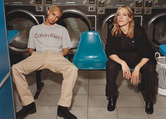 Dominic Fike and Chloë Sevigny, new faces of the Calvin Klein Fall/Winter 2022 campaign @Chloë Sevigny’s Instagram account.