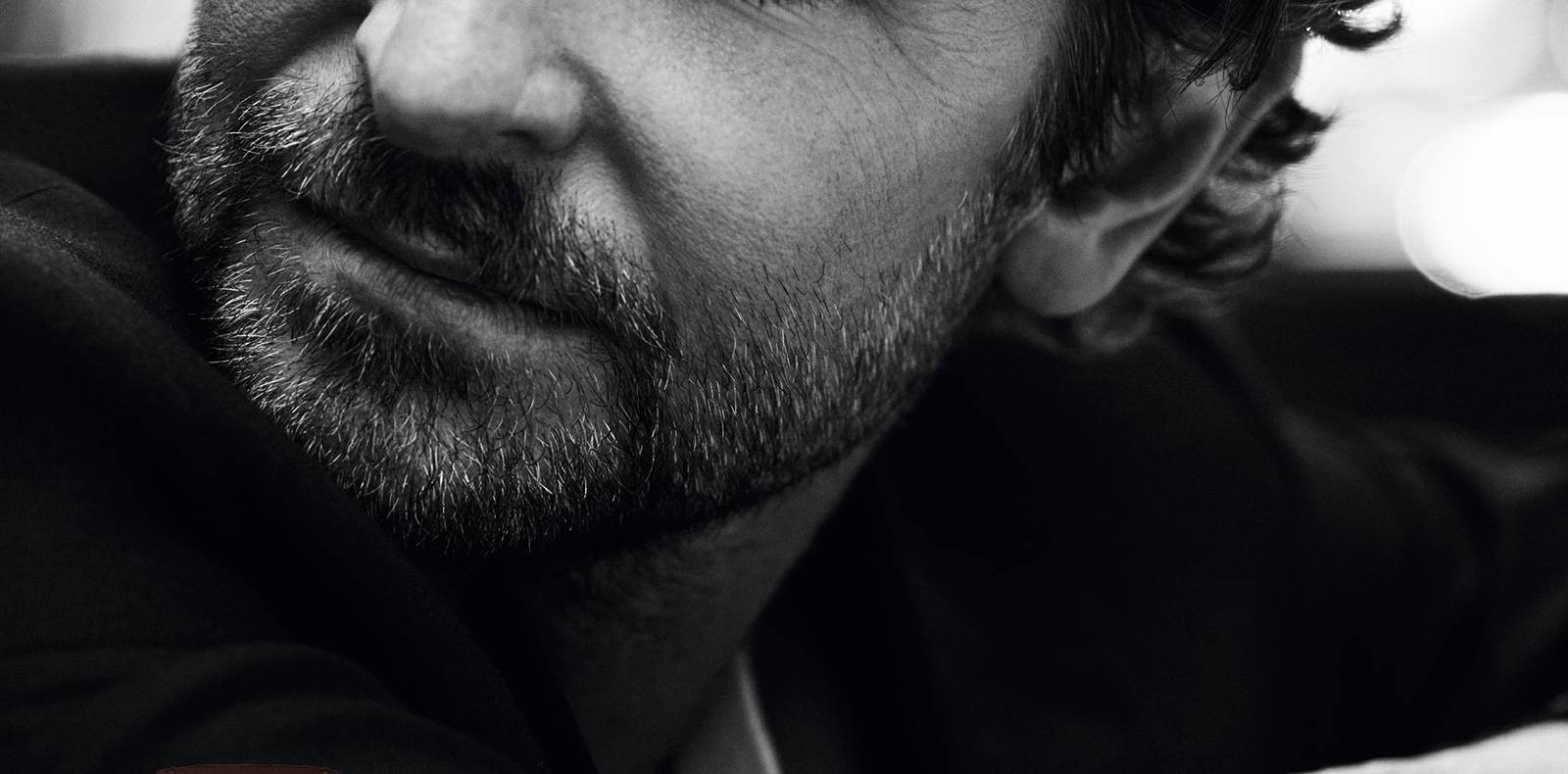Bradley Cooper, Louis Vuitton Tambour Twenty 