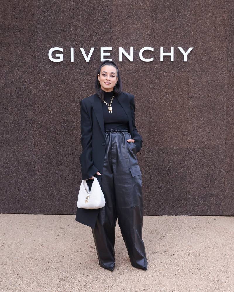 La chanteuse Camelia Jordana au défilé Givenchy printemps-été 2023