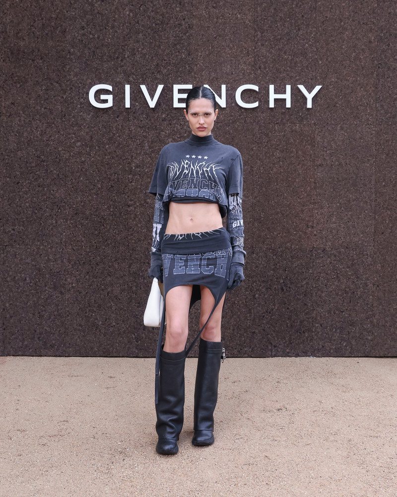 L'influenceuse Amelia Gray au défilé Givenchy printemps-été 2023