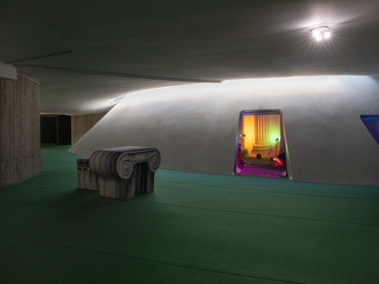 L'installation de l'artiste Andreas Angelidakis commissionnée par Audemars Piguet, à l'espace Niemeyer à Paris.