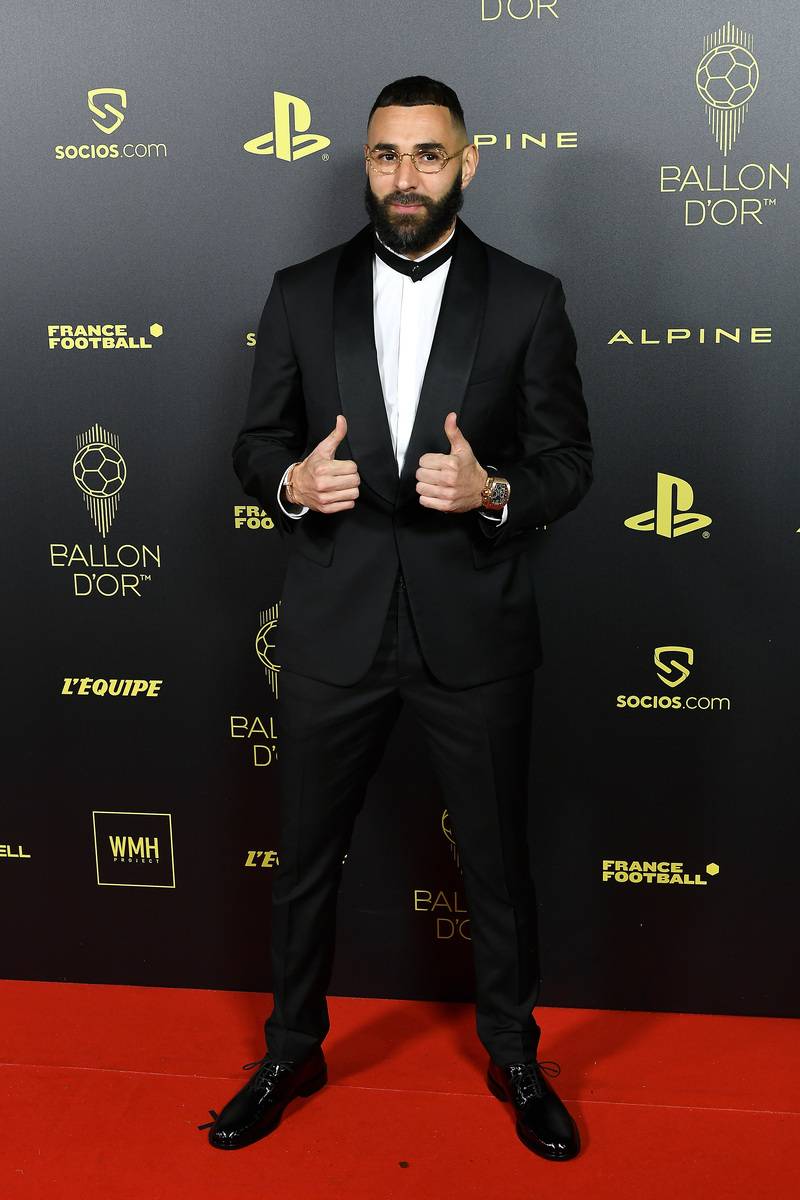 Karim Benzema en costume Fendi et bijoux Tiffany & Co, récompensé du Ballon d'or 2022