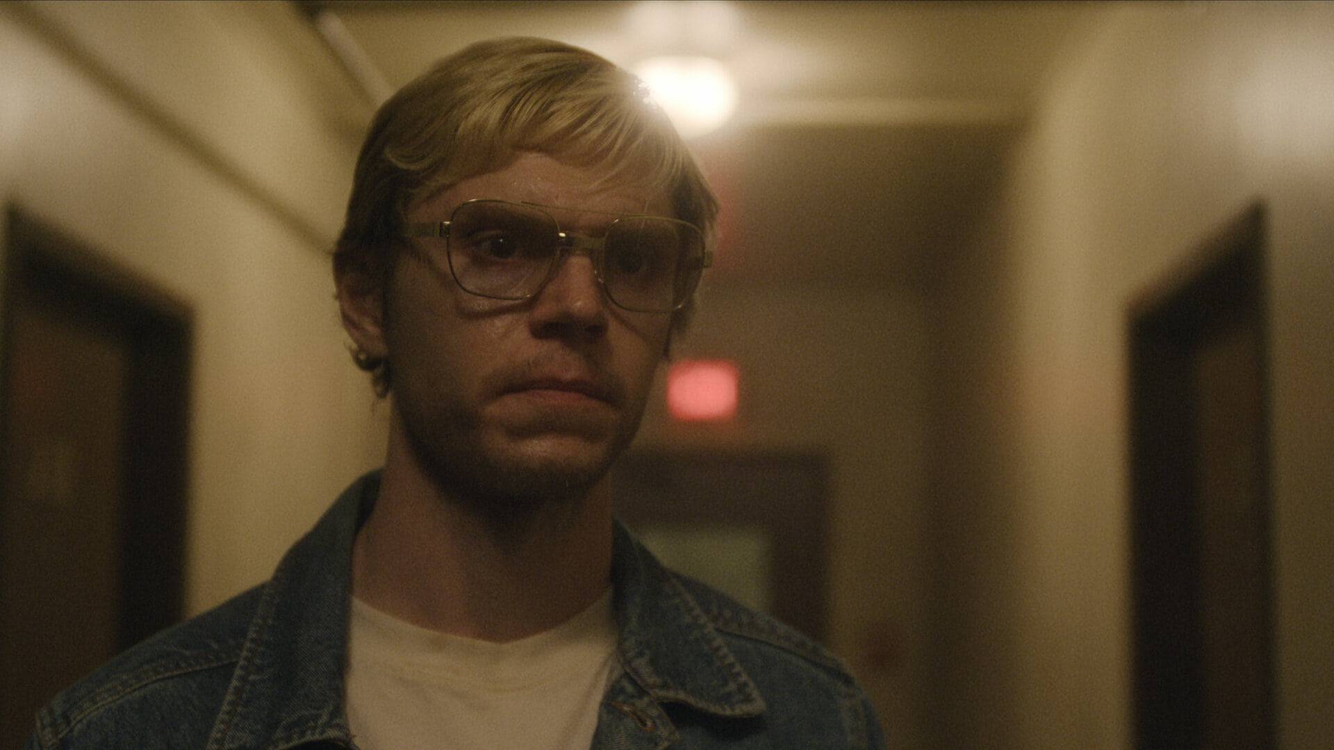 Evan Peters dans “Murder : The Jeffrey Dahmer Story” de Ryan Murphy (2022)