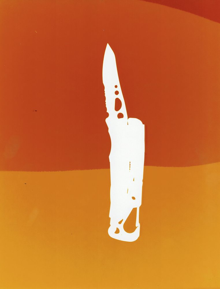 For his Parisian exhibition at the Sultana gallery, P.Staff presents a series of colored photograms of knives collected from his friends or lovers, most of them trans and queer. “This project is a continuation of my work on the relationships between queer and trans identity, pleasure and pain, freedom and danger,” explains the artist.

"Knife, Scalpel, Blade" (2022), 12 photograms, plexiglas.