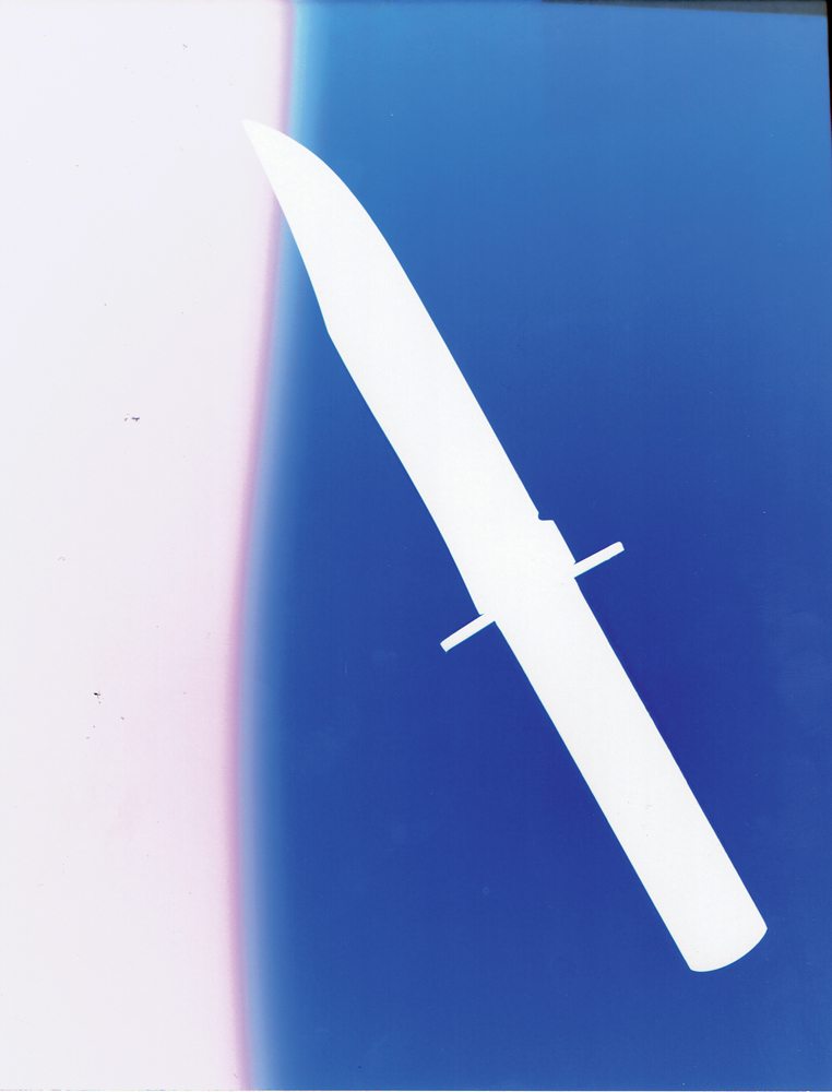"Knife, Scalpel, Blade" (2022), 12 photogrammes, plexiglas.