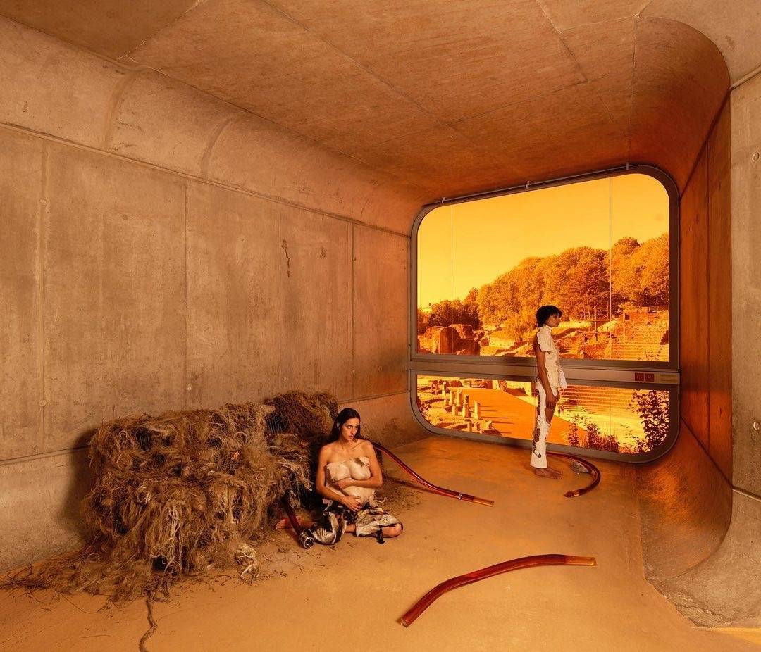 Vue de l'installation de Klará Hosnedlová au Lugdunum, Biennale de Lyon 2022. @klarahosnedlova