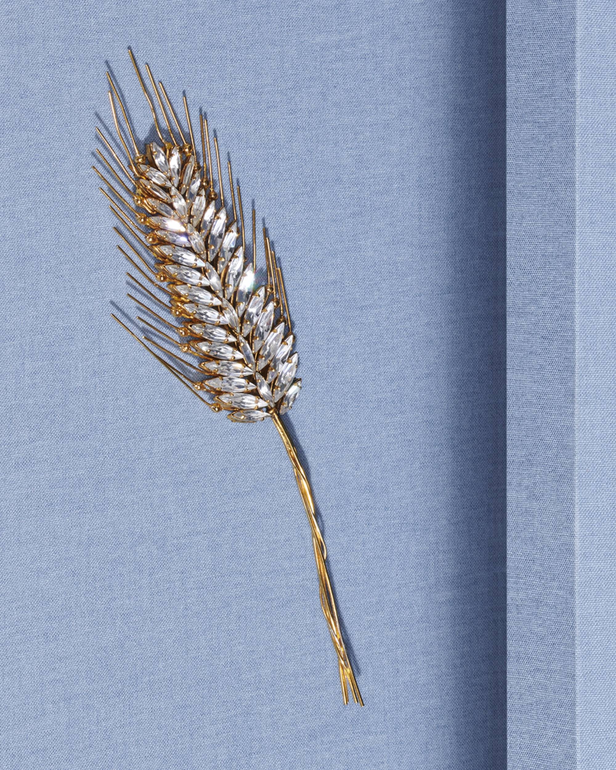 Broche “épi de blé” signée de Loulou de la Falaise. ©Yves Saint Laurent