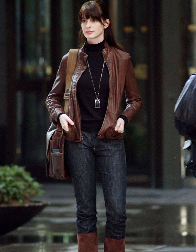 L'actrice Anne Hathaway dans “Le Diable s'habille en Prada” (2006) de David Frankel © D.R