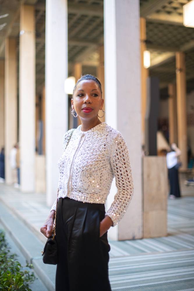 Marie NDiaye au défilé Chanel Métiers d'art 2022-2023 à Dakar