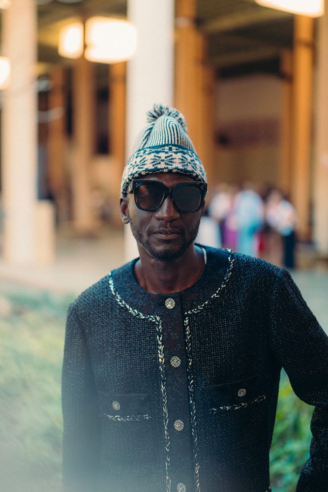 Jenke Ahmed Tailly au défilé Chanel Métiers d'art 2022-2023 à Dakar