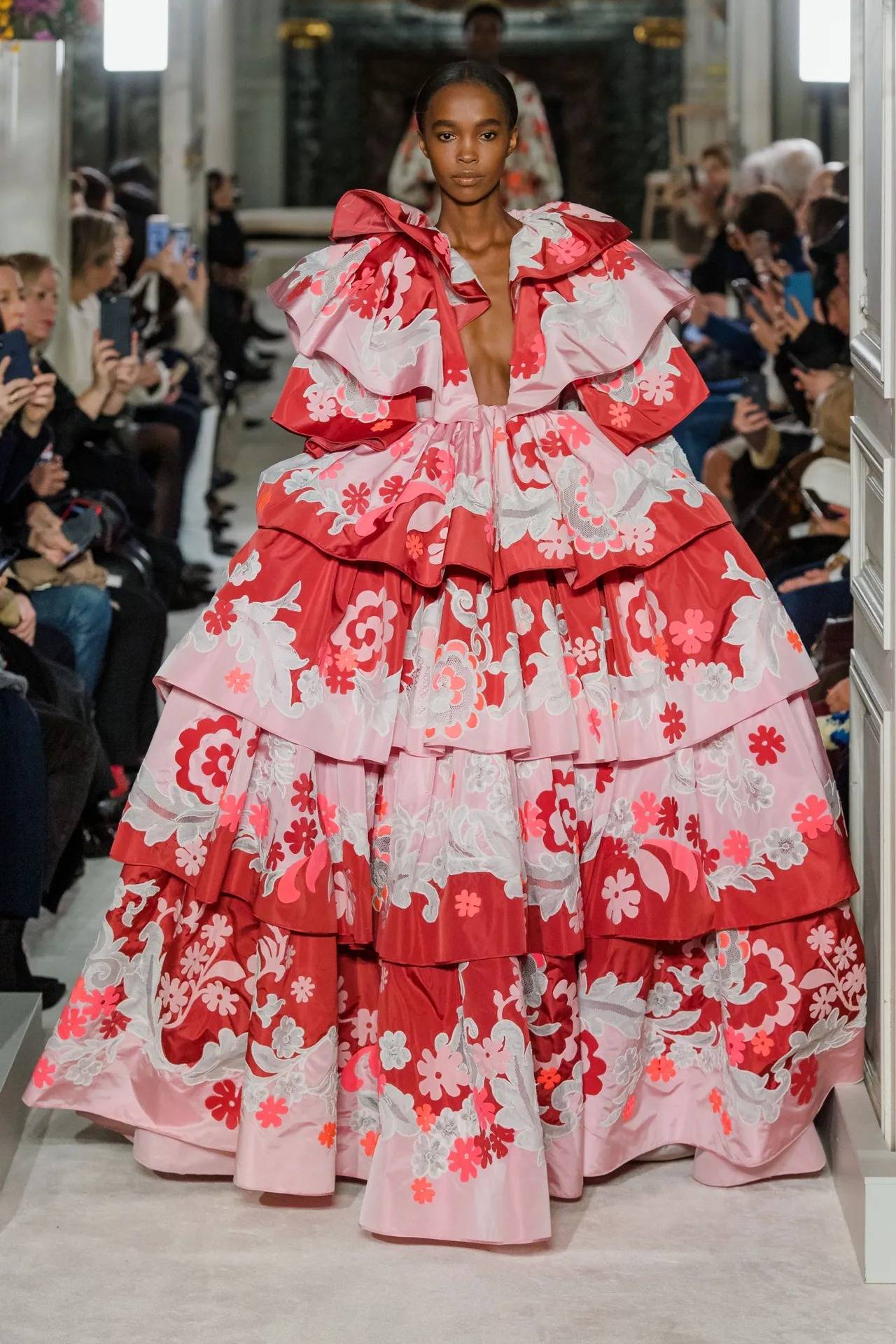 Frida Kahlo inspire la collection Valentino haute couture printemps-été 2019