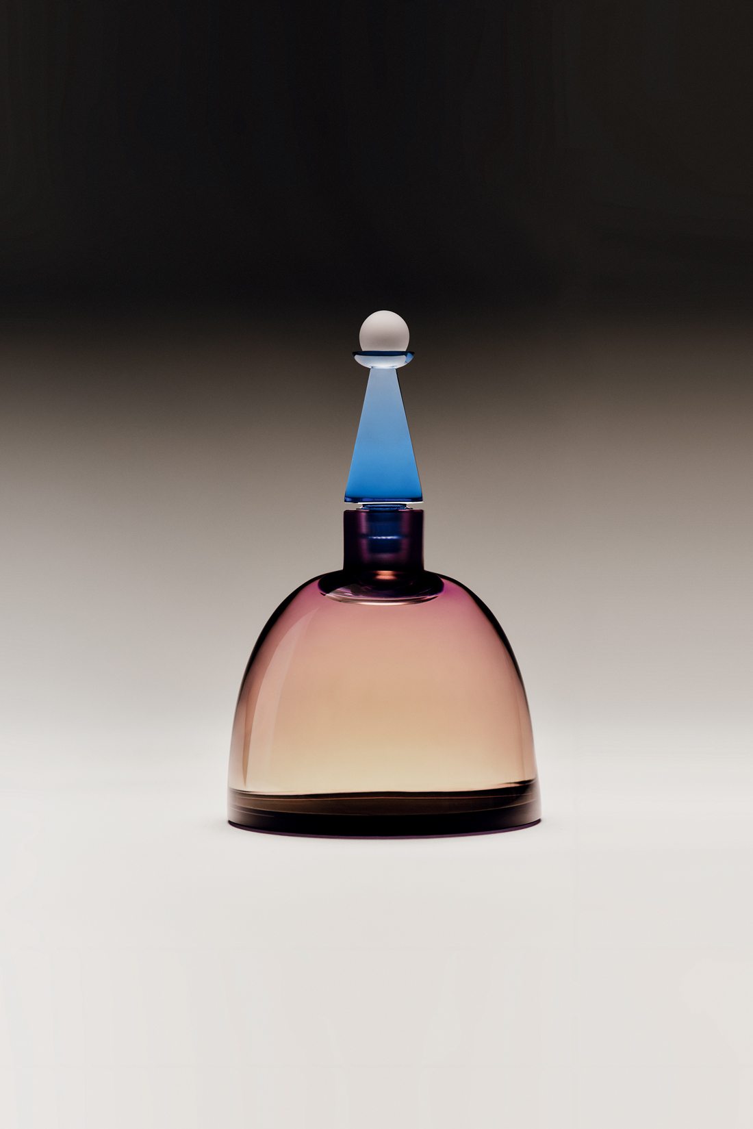 “Purple Sage”, extrait de parfum, James Turrell x Lalique, 2022.  
