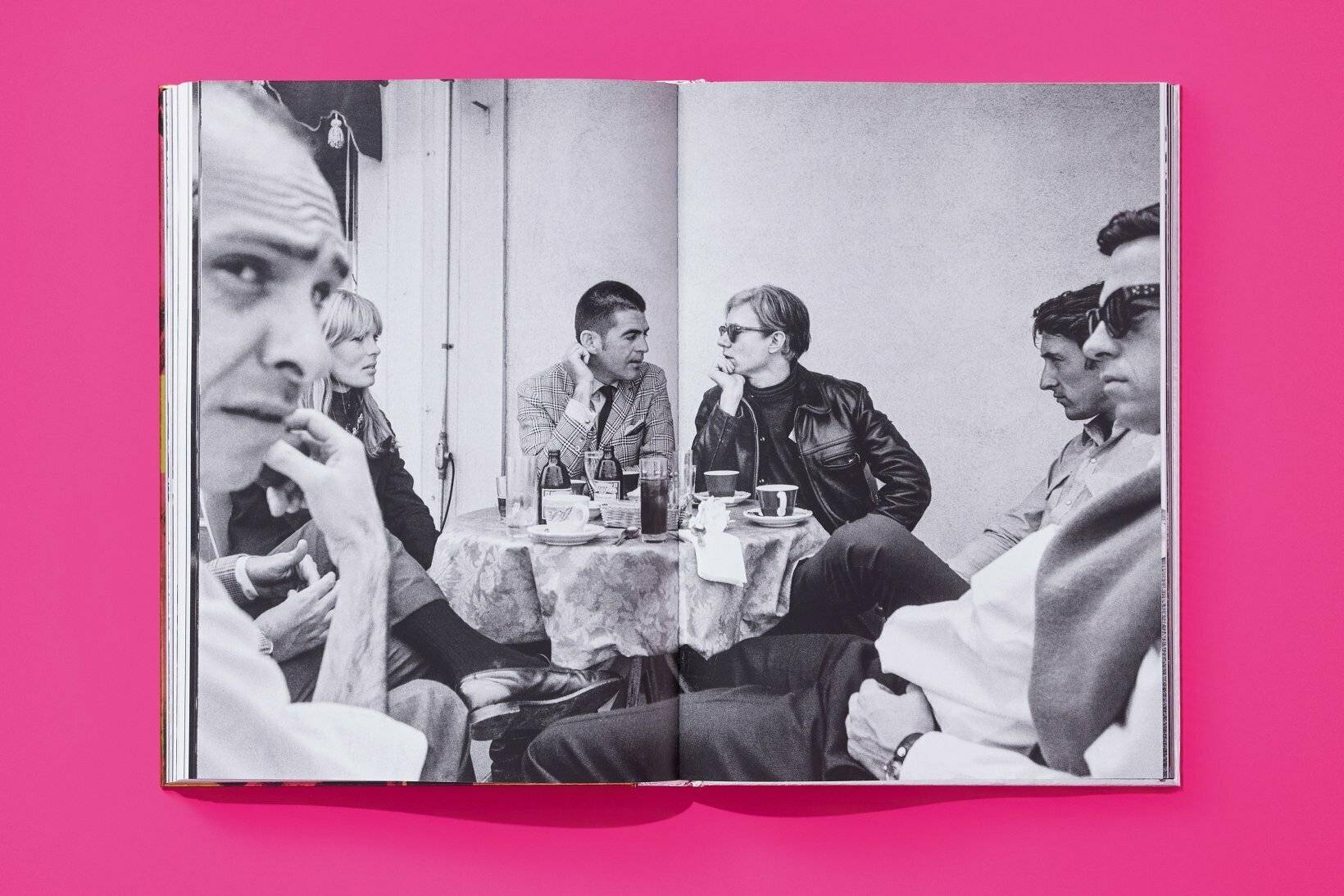 “Andy Warhol and friends (1965-1966)” par Steve Schapiro. Courtesy of Taschen.