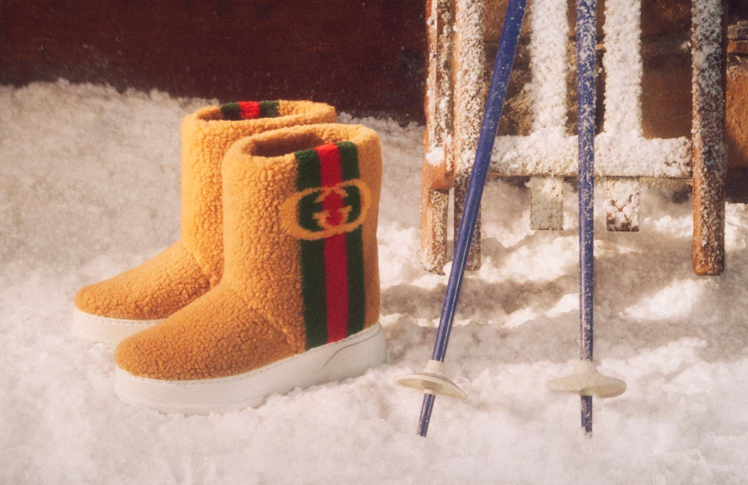 Les chaussures en laine avec une texture en polaire spéciale Gucci
