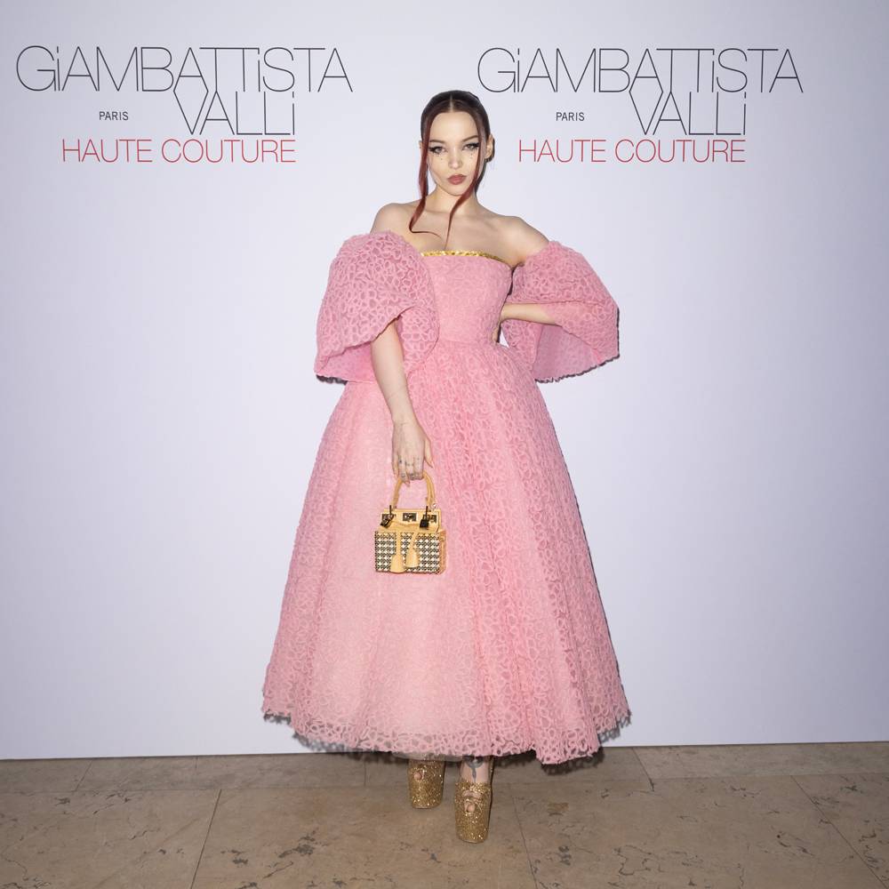 Dove Cameron au défilé Giambattista Valli haute couture printemps-été 2023