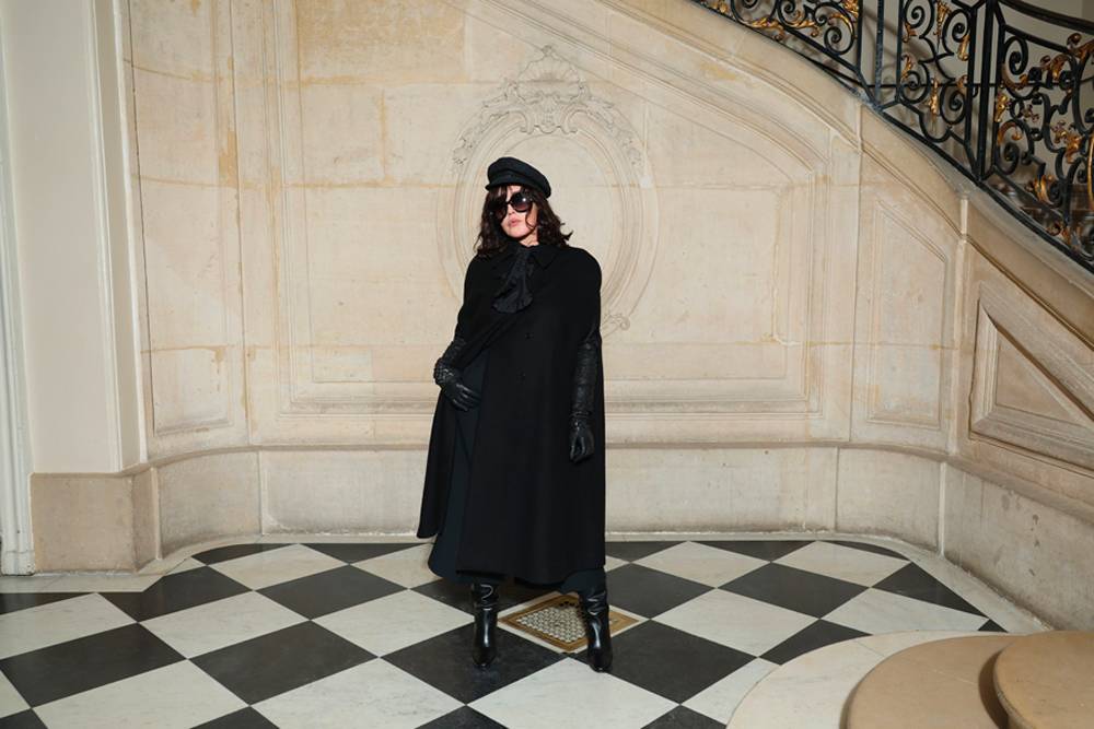 Isabelle Adjani au défilé Dior haute couture printemps-été 2023