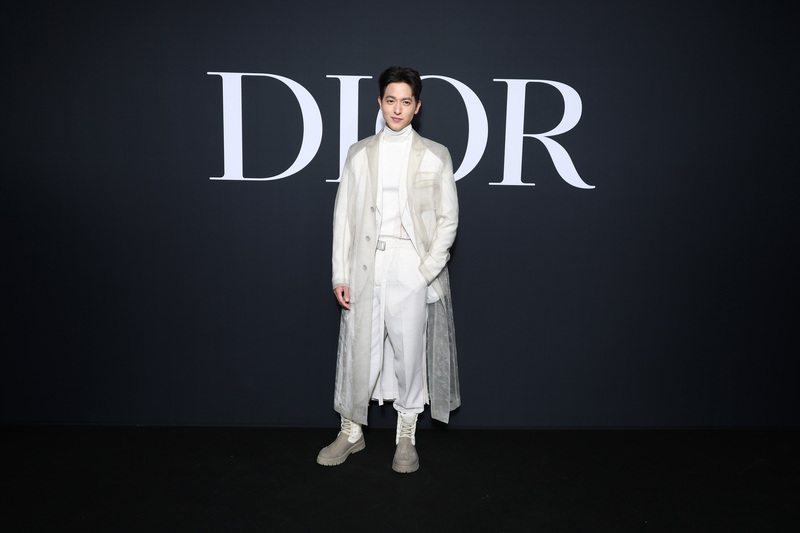 Jirayu (James) Tangrisook au défilé Dior homme automne-hiver 2023-2024