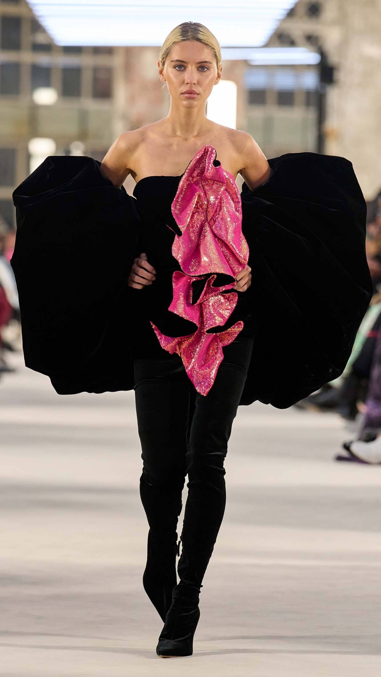 Le défilé Alexandre Vauthier haute couture printemps-été 2023