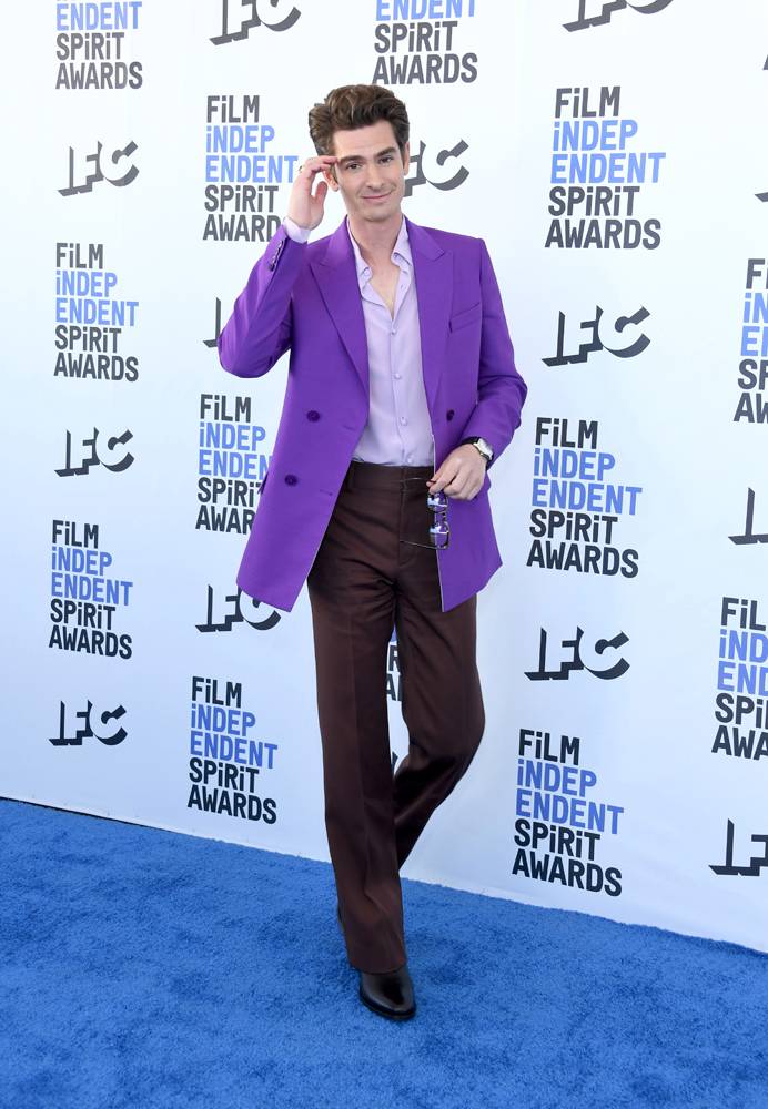 Andrew Garfield en Maison Valentino Essentials aux Film Independent Spirit Awards 2022, Santa Monica. Valentino/GettyImages