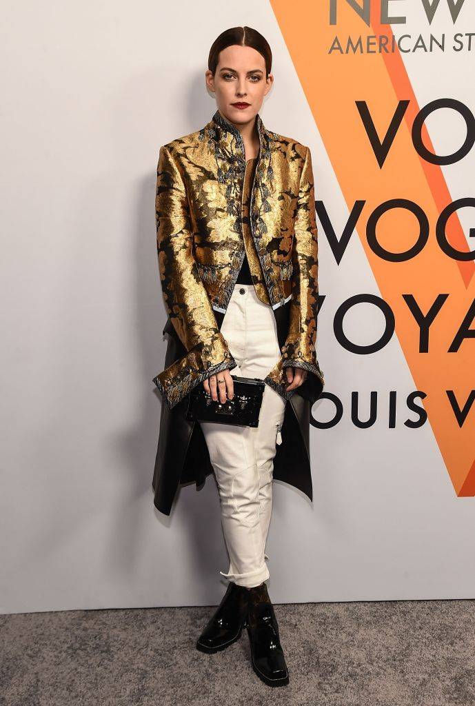 Riley Keough en Louis Vuitton à l’inauguration de l’exposition Volez, Voguez, Voyagez - Louis Vuitton en 2017 à New York. Photo by Daniel Zuchnik/WireImage