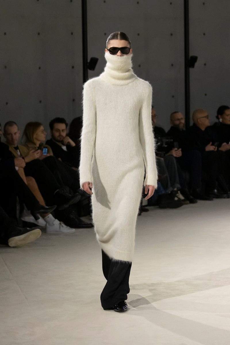La robe pour homme Saint Laurent automne-hiver 2023-2024