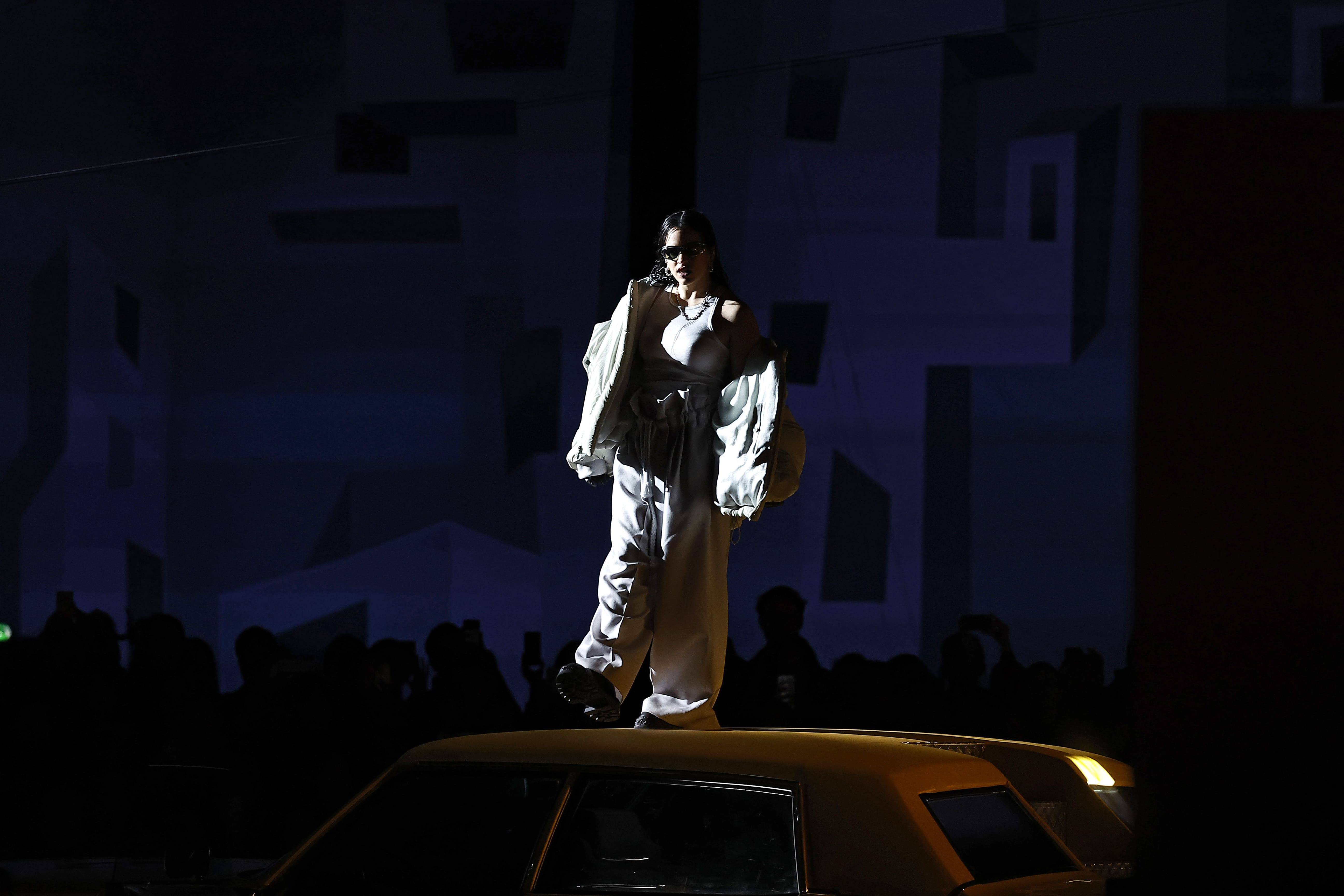 Un défilé Louis Vuitton homme avec Rosalía, KidSuper et Michel Gondry