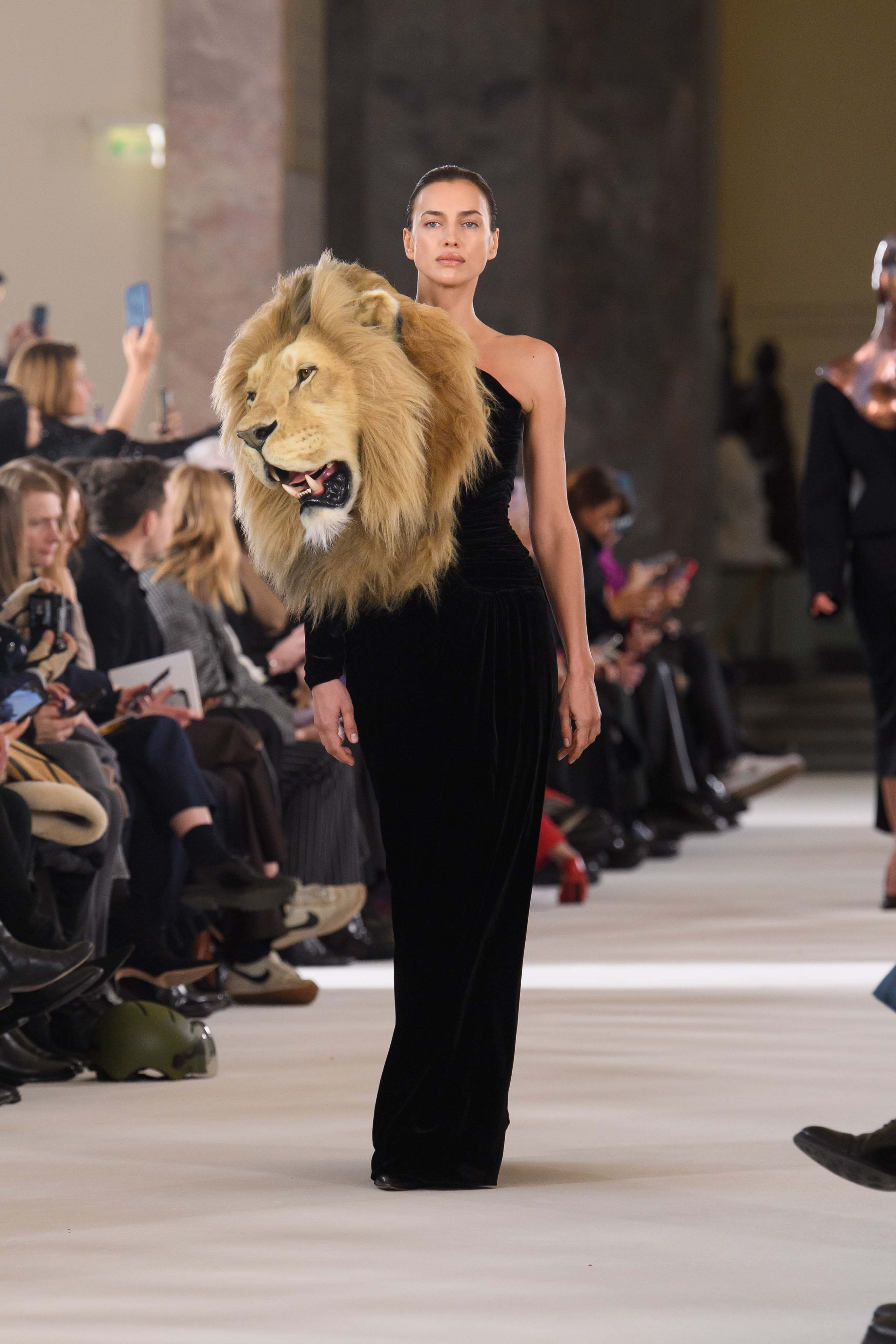Le défilé Schiaparelli haute couture printemps-été 2023 