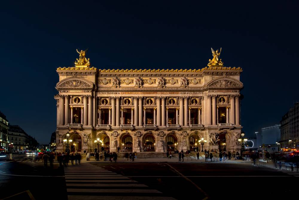 L'Opéra Garnier à Paris © Airbnb. Photo : Thibaut Chapotot.