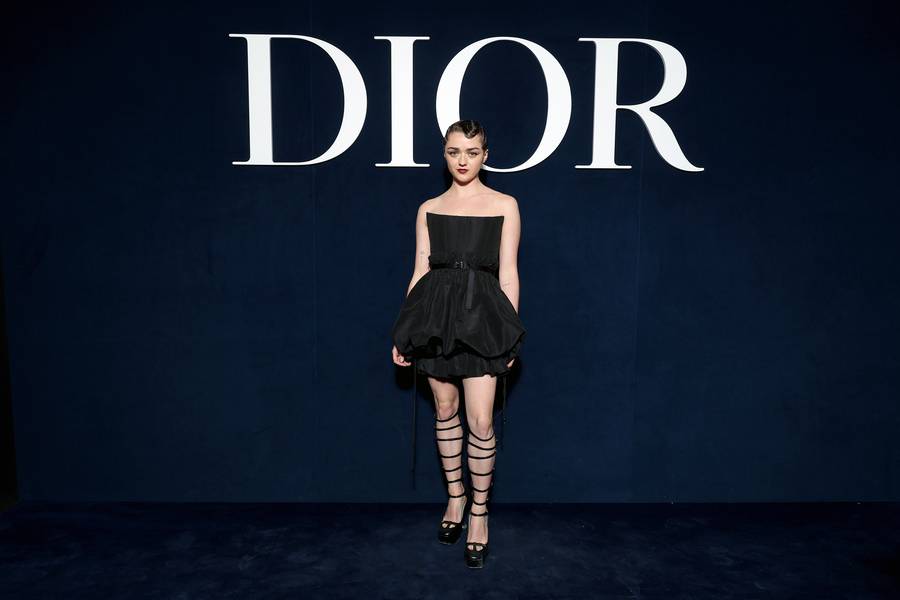 Maisie Williams au défilé Dior automne-hiver 2023-2024