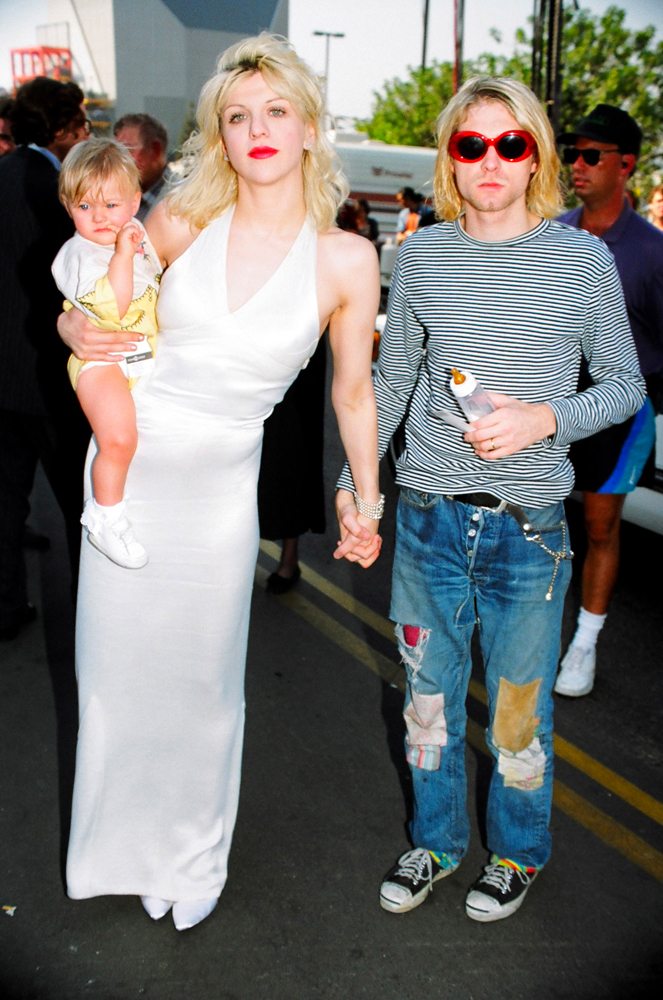 Kurt Cobain en jeans Levi's 501 avec Courtney Love au MTV Music Awards en 1992. Photo by Jeff Kravitz/FilmMagic