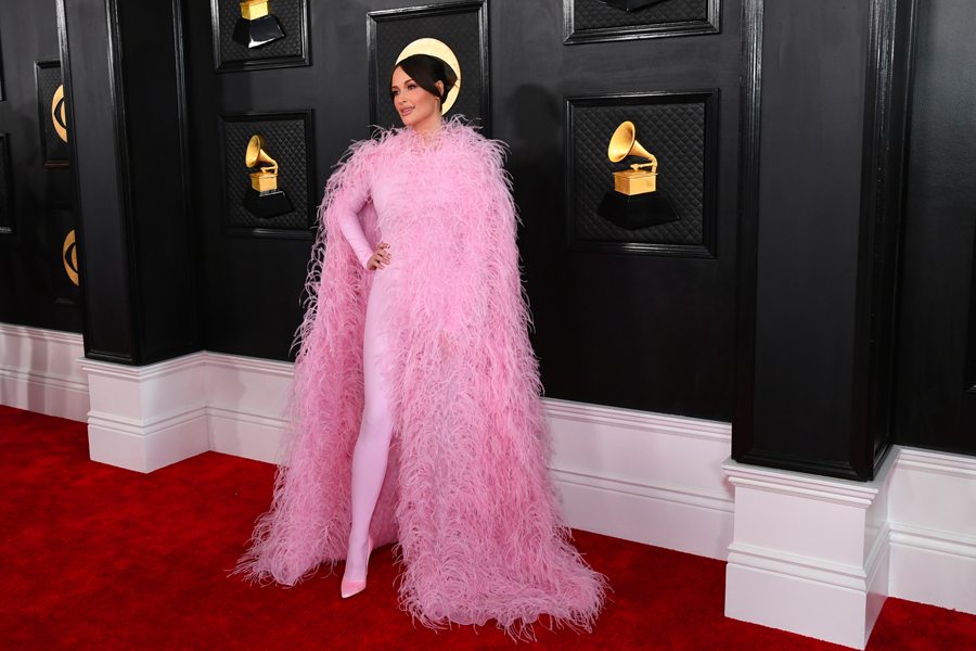 Kacey Musgraves en Valentino aux Grammy Awards 2023. Photo Getty Images 