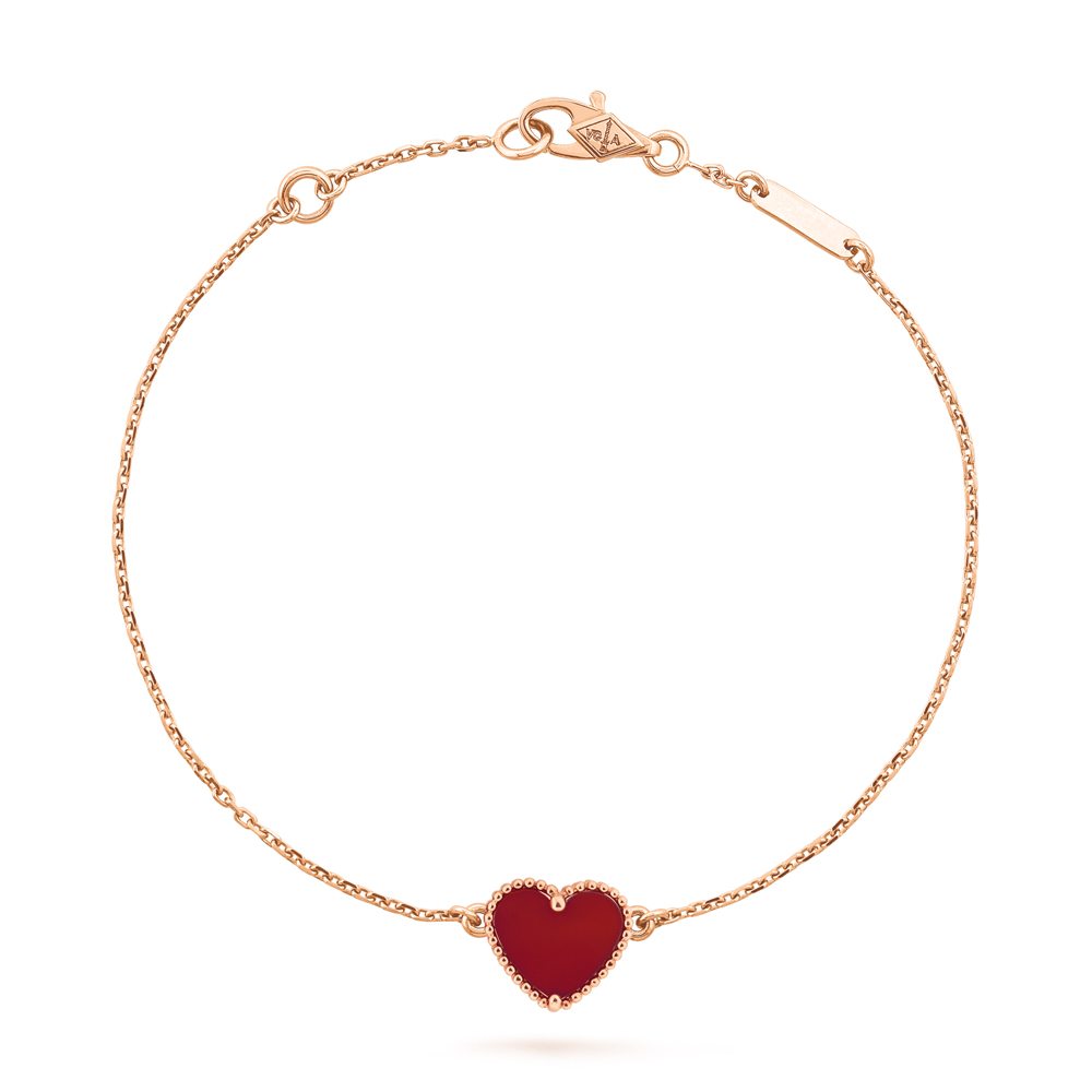 Bracelet cœur issu de la collection “Sweet Alhambra”, VAN CLEEF & ARPELS