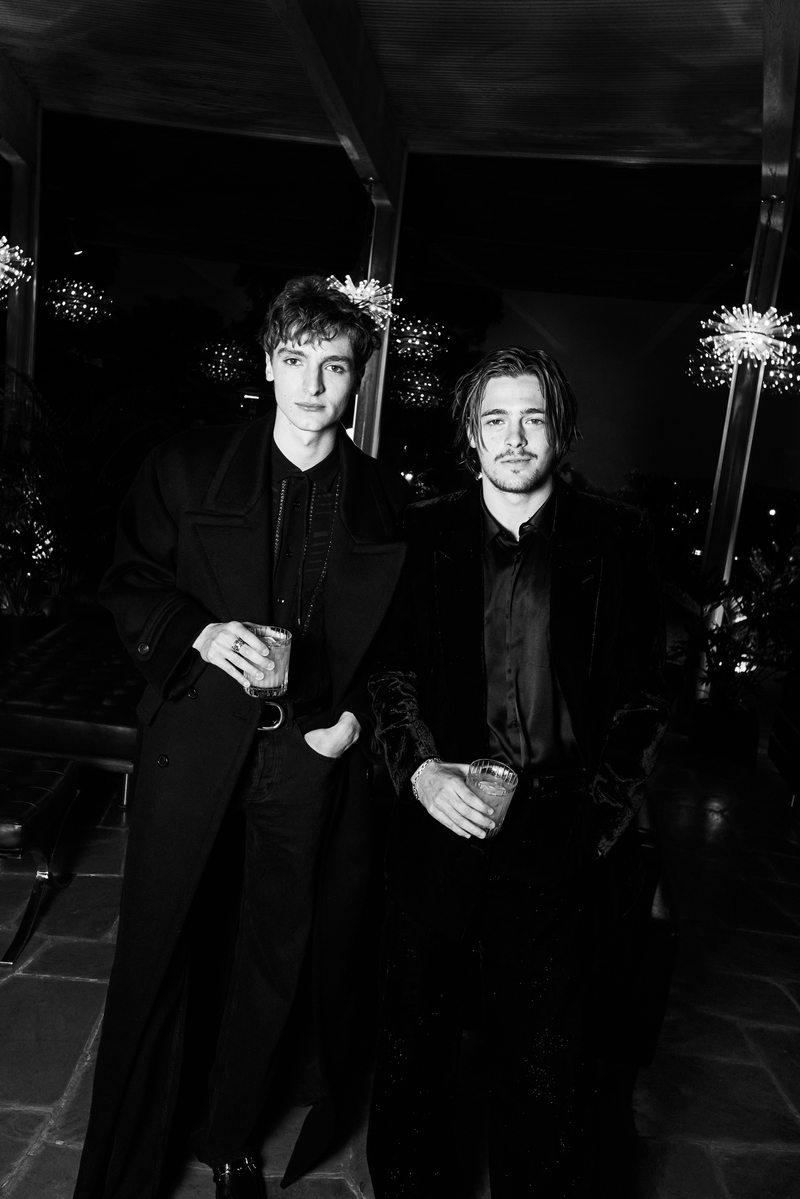 Vassili Schneider et Henry Eikenberry au dîner pré-Oscars Saint Laurent à Los Angeles