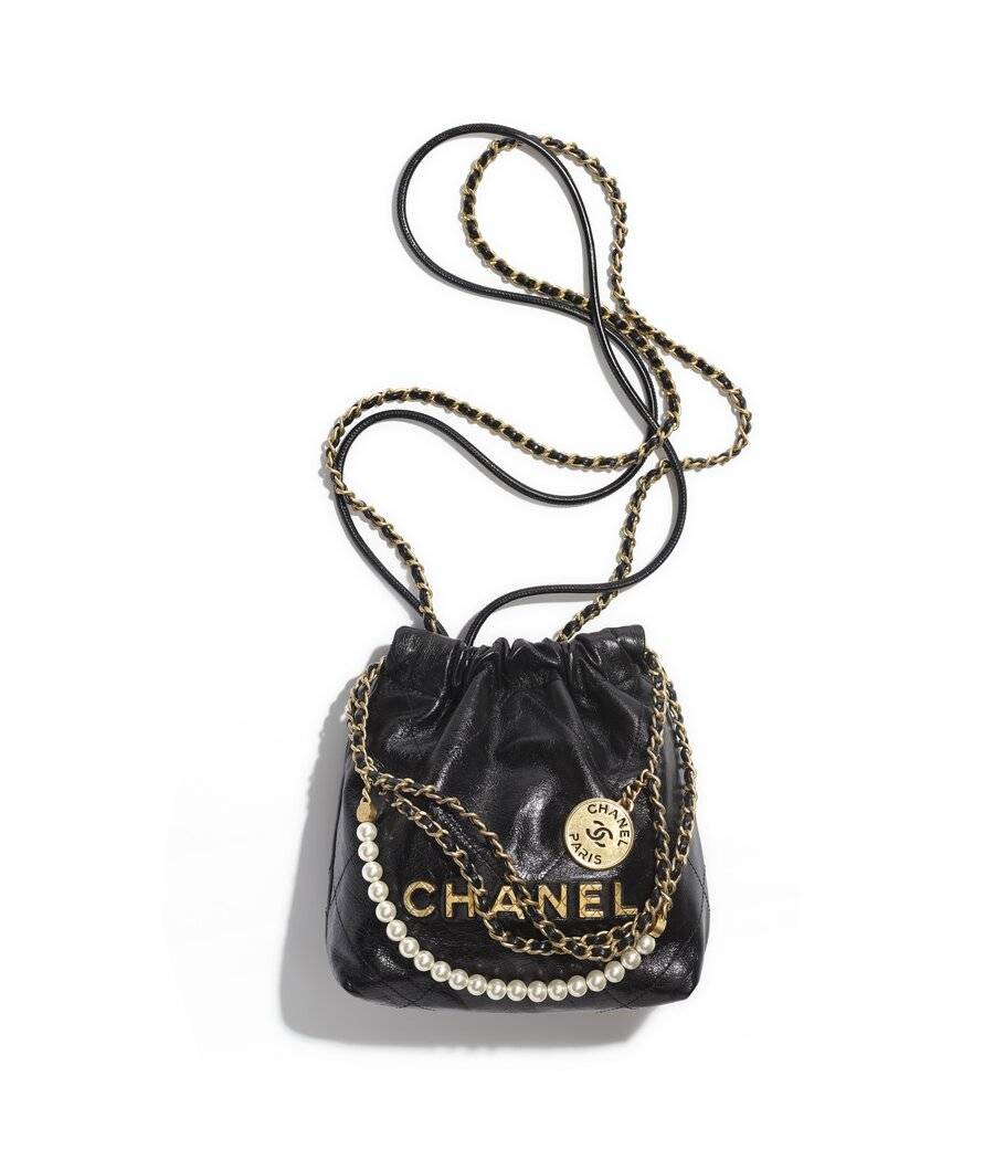 Mini sac Chanel 22 en veau froissé brillant, perles de crystal & métal doré, Chanel