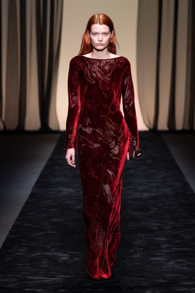 The red dress at Alberta Ferretti  Fall/Winter 2023-2024