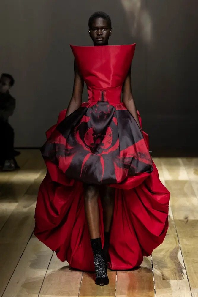 The red dress at Alexander McQueen Fall/Winter 2023-2024
