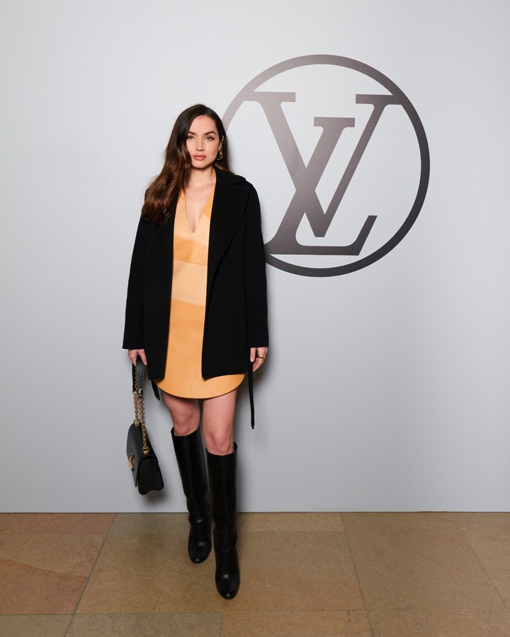 Ana De Armas au défilé Louis Vuitton automne-hiver 2023-2024