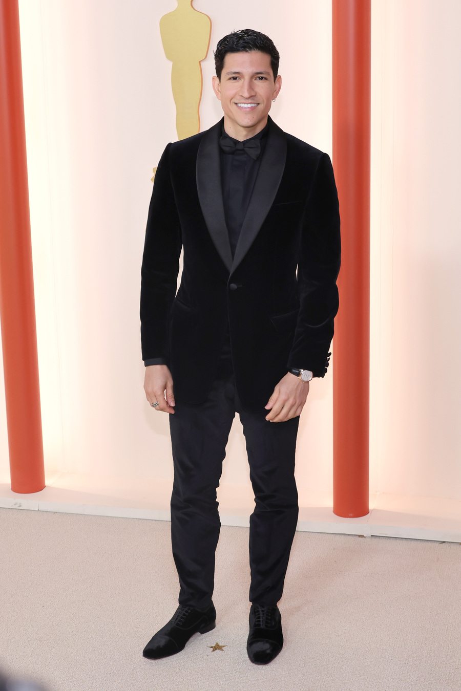 Danny Ramirez en Dior à la 95e cérémonie des Oscars 