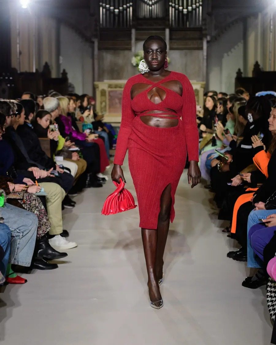 The red dress at Ester Manas Fall/Winter 2023-2024