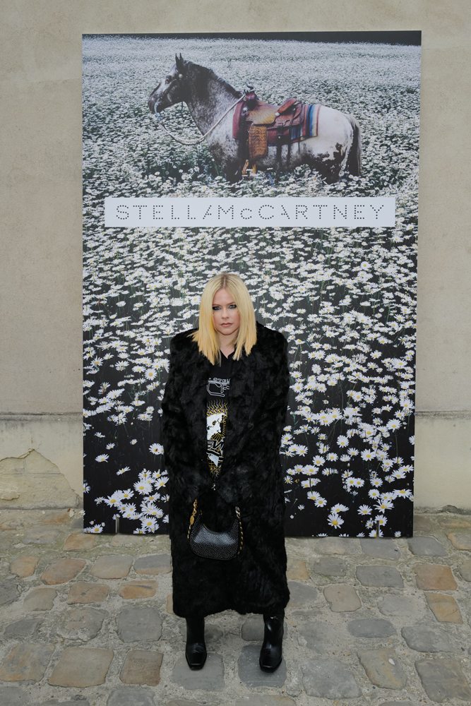 Avril Lavigne au défilé Stella McCartney automne-hiver 2023