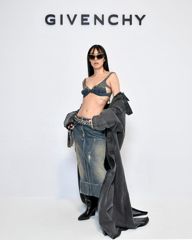 Rina Sawayama au défilé Givenchy automne-hiver 2023-2024