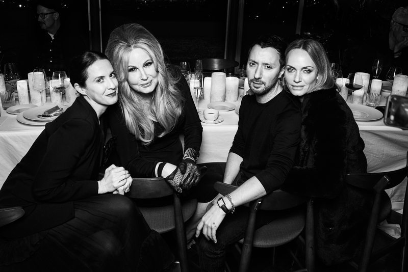 SArah Moonves, Jennifer Coolidge, Anthony Vaccarello et Amber Valletta  au dîner pré-Oscars Saint Laurent à Los Angeles