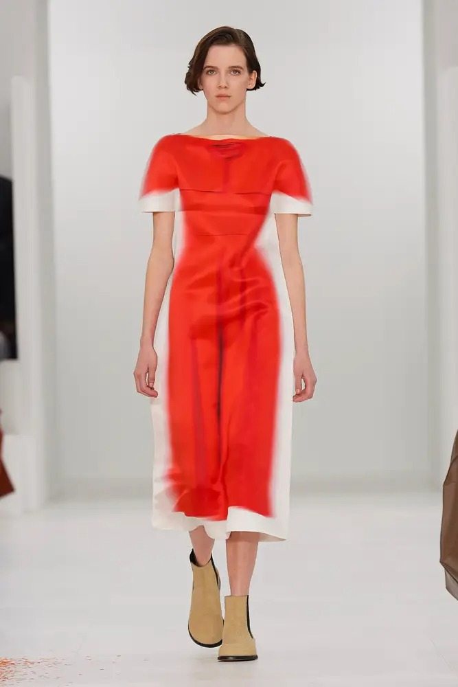 The red dress at Loewe Fall/Winter 2023-2024