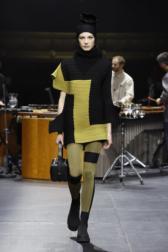 Le défilé Issey Miyake automne-hiver 2023-2024