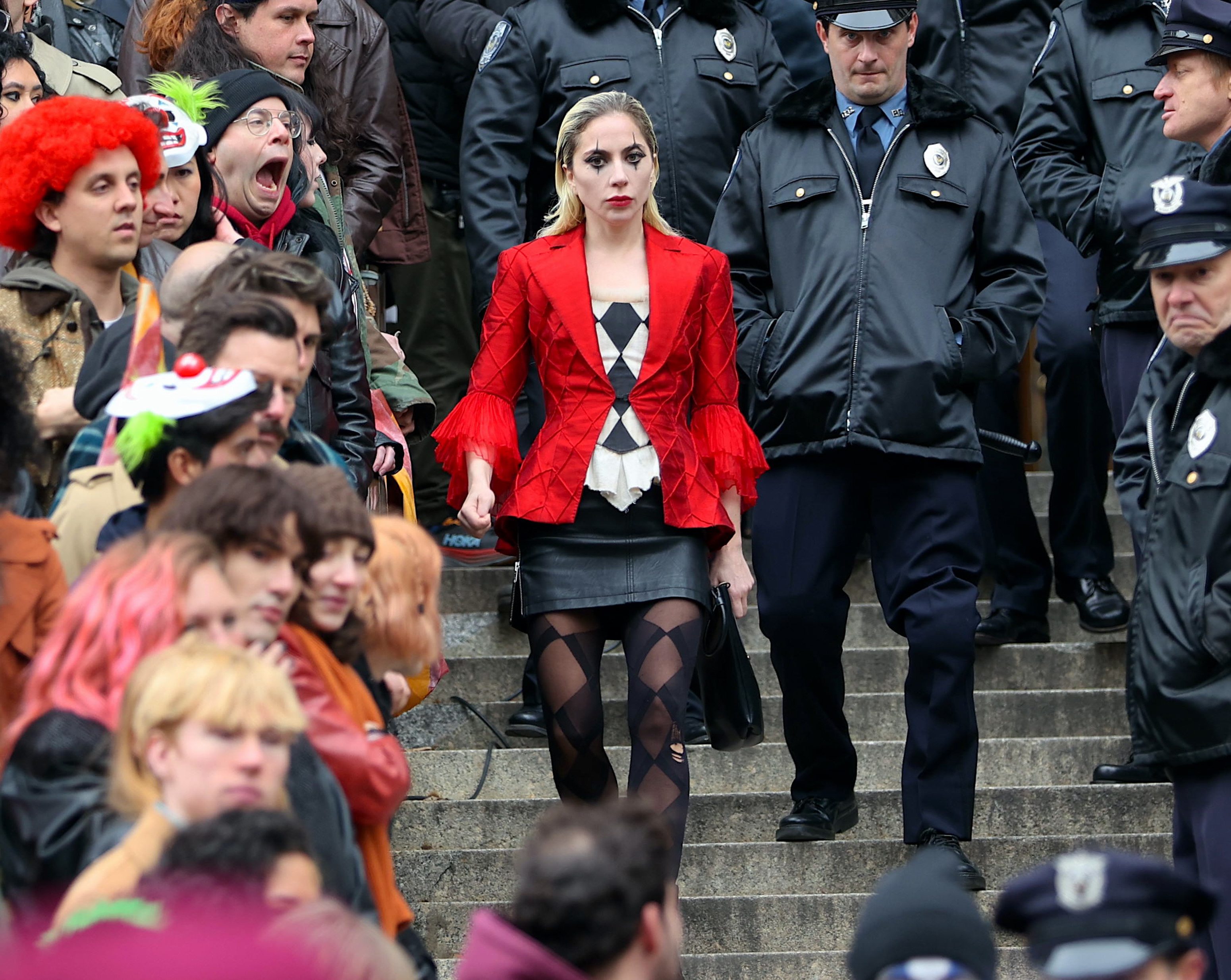 Lady Gaga sur le tournage du Joker: Folie à deux (2024) à New York, le 25 mars dernier, photo par Jose Perez/Bauer-Griffin/GC Images ©Getty Images