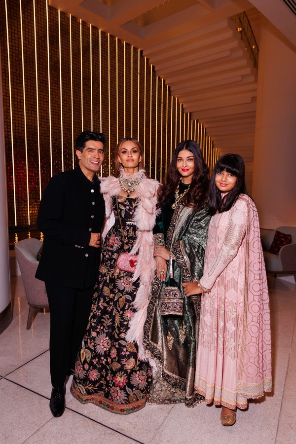 Manish Malhotra, Natasha poonawalla, Aishwarya Rai Bachchan et Aaradhya Bachchan à l'inauguration du NMACC à Mumbai, le vendredi 31 mars 2023. © German Larkin