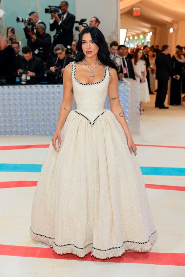 Dua Lipa in a Chanel dress from the fall-winter 1992 haute couture show
